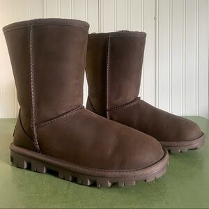 UGG Australia Essential Short Leather Boots in Nubuck